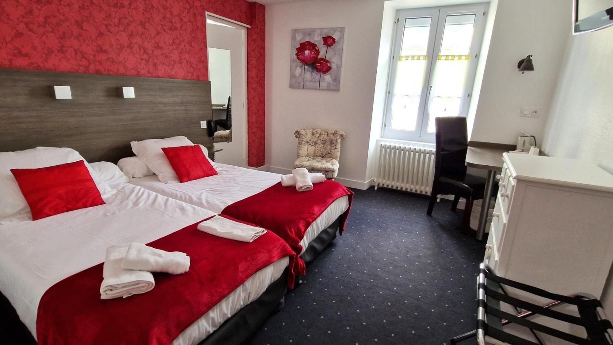 Hotel Logis Au Moyne De Saire Réville Esterno foto