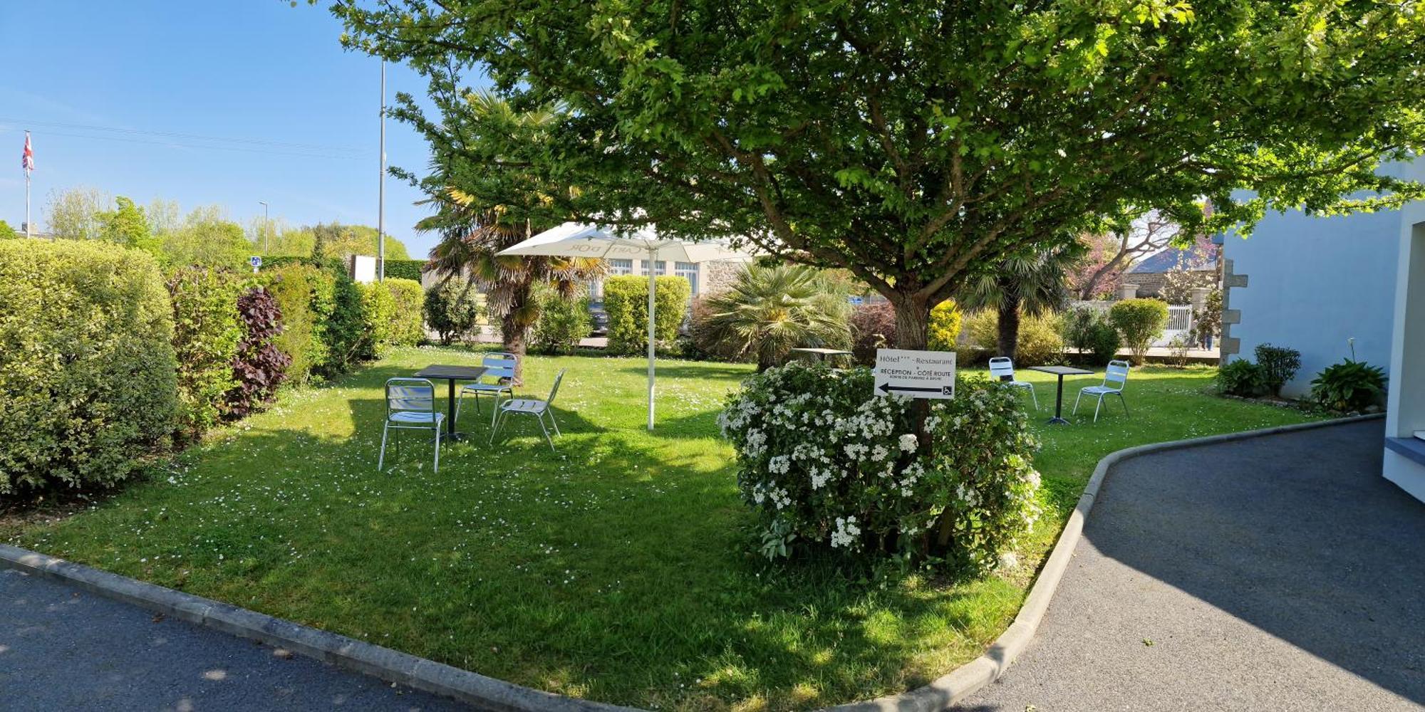 Hotel Logis Au Moyne De Saire Réville Esterno foto