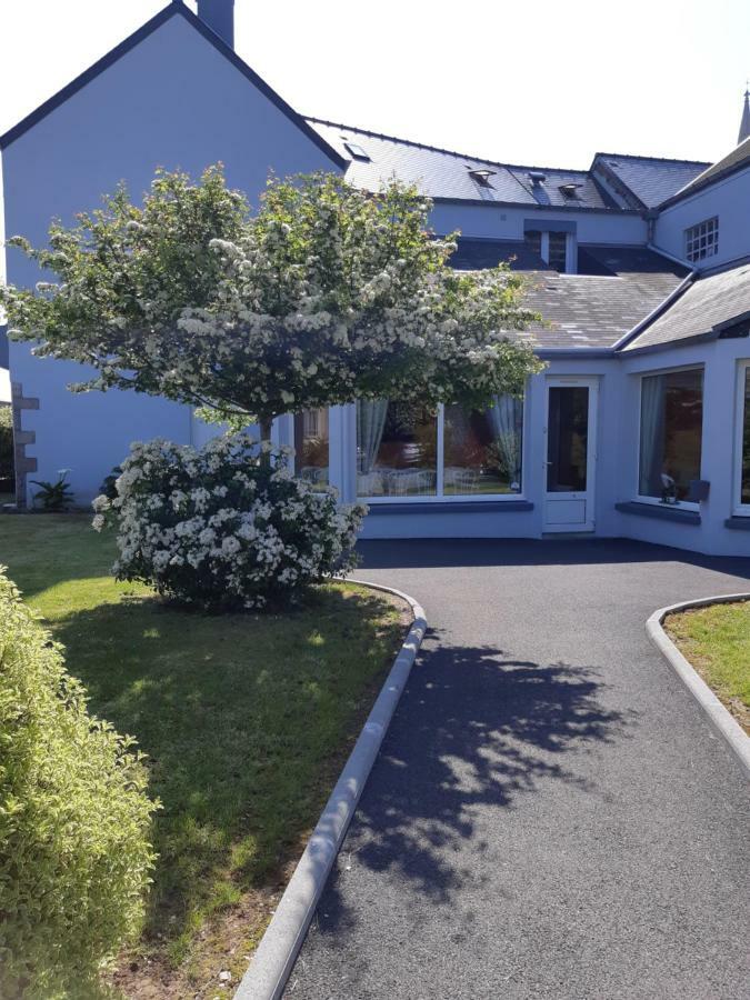 Hotel Logis Au Moyne De Saire Réville Esterno foto